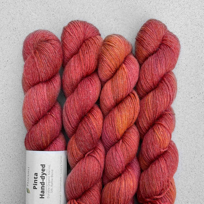 PINTA Hand dyed by Pascuali Echeveau de 50g/212m